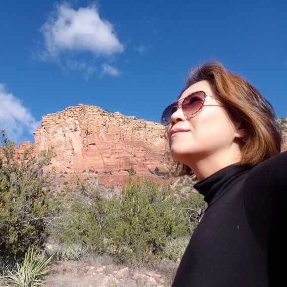 Meet your Posher, Yunah - Picture 1 of 1